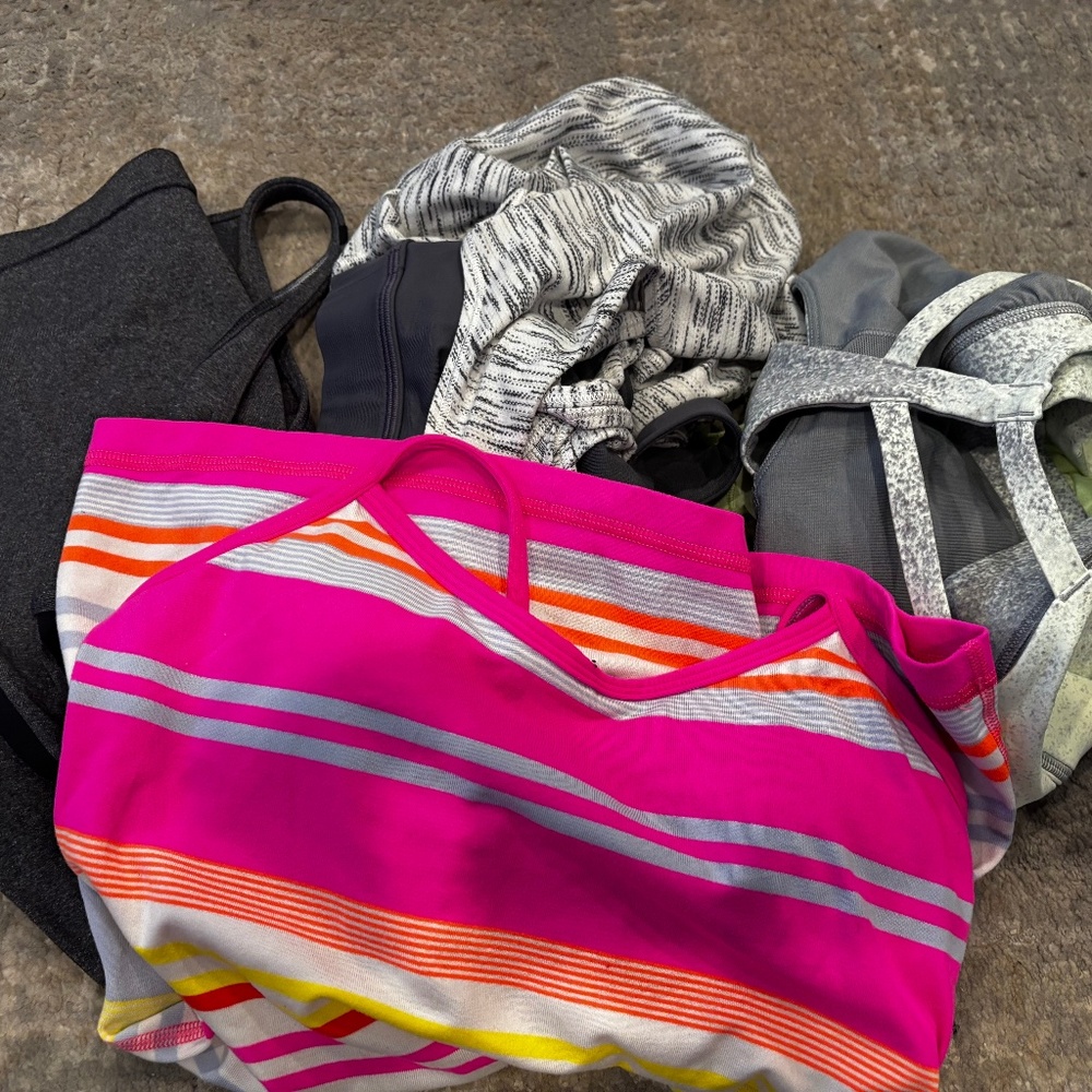 4 lululemon tanks